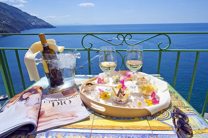 https://www.palazzotalamo.it/wp-content/uploads/2015/05/talamo-positano-superior-room-camere-amalfi-coast12.jpg