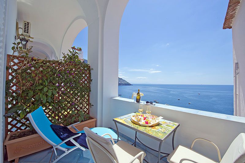 https://www.palazzotalamo.it/wp-content/uploads/2015/05/talamo-positano-superior-room-camere-amalfi-coast13.jpg